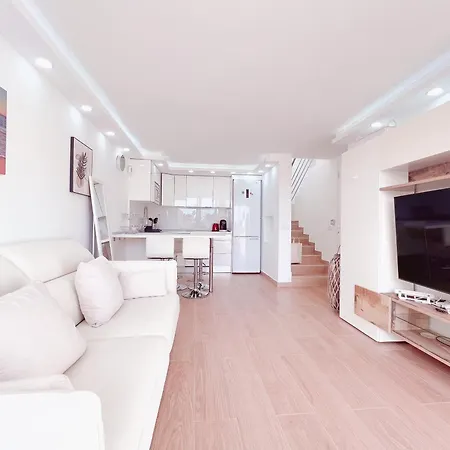 דירה Ocean View! Parque Americas! Heated Pool, Ac! La05 *