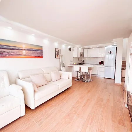 Διαμέρισμα Ocean View! Parque Americas! Heated Pool, Ac! La05 *